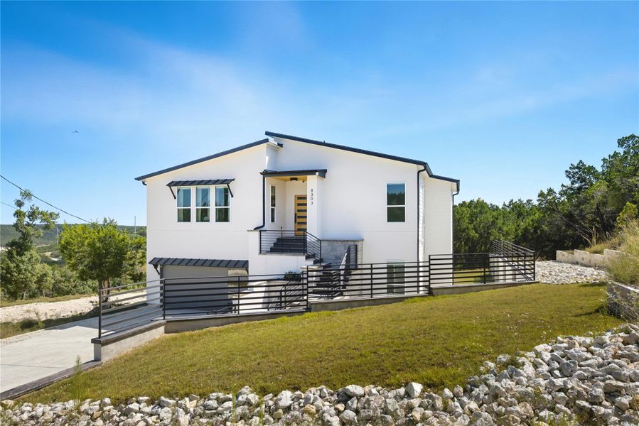 Contemporary house with a front yard