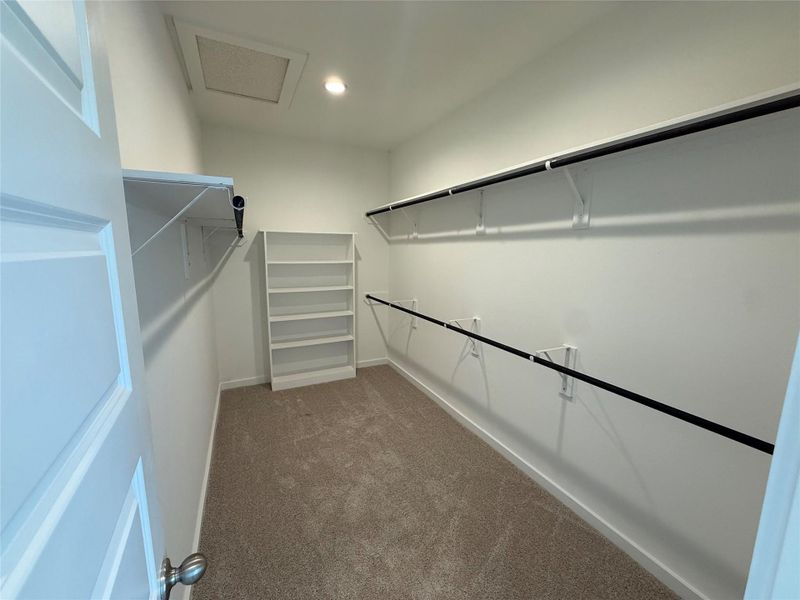 Spacious, unfurnished interior of a new home in Huntington Place, Rosharon (Image 5). Spacious, unfurnished interior of a new home in Huntington Place, Rosharon (Image 5).