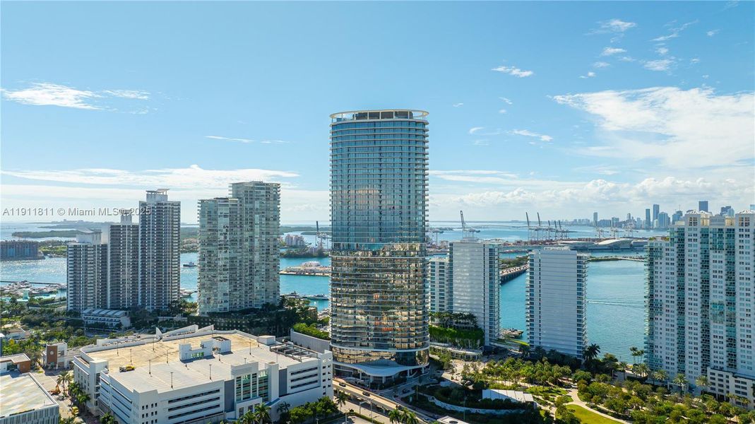 Condo located in Miami Beach, FL showcasing its design and architecture (Image 25). Condo located in Miami Beach, FL showcasing its design and architecture (Image 25).