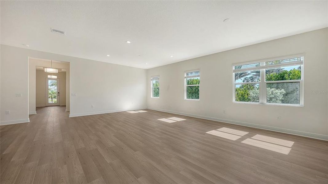 Spacious, unfurnished interior of a new home in , Venice (Image 18).