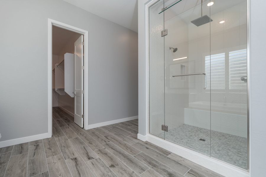 Spacious, unfurnished interior of a new home in Whispering Hills, Laveen (Image 15).