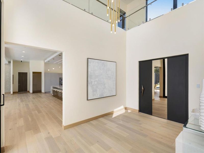 Spacious, unfurnished interior of a new home in , Dallas (Image 14).