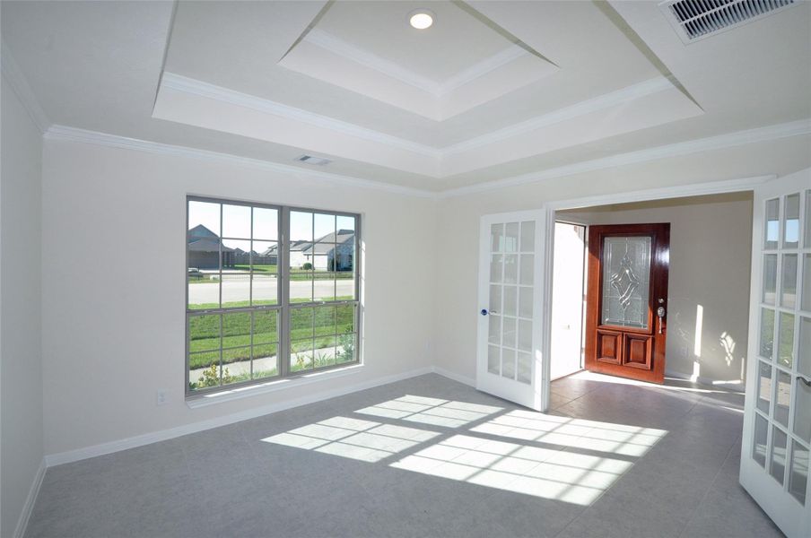 Spacious, unfurnished interior of a new home in Pedregal, League City (Image 33).