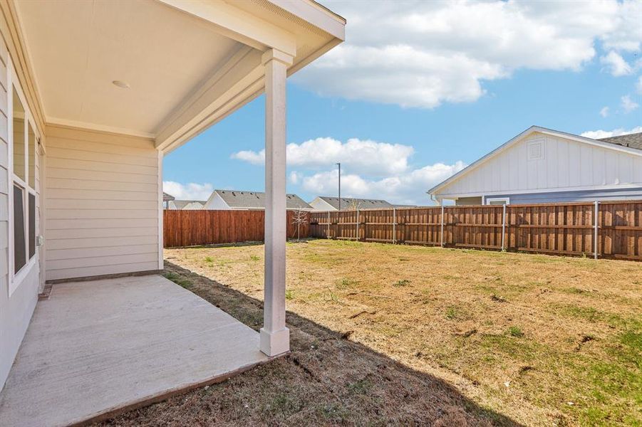 Exterior details and patio area of a home in Hickory Hill, Sherman (Image 23).