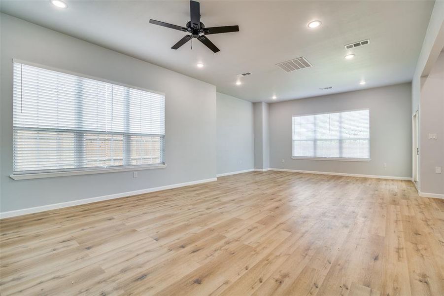 Spacious, unfurnished interior of a new home in , Dallas (Image 9).