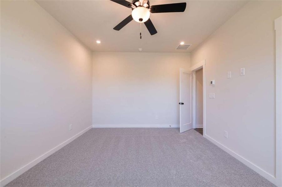 Spacious, unfurnished interior of a new home in Cambridge at Steels Bridge: Steels Bridge, Canton (Image 13).