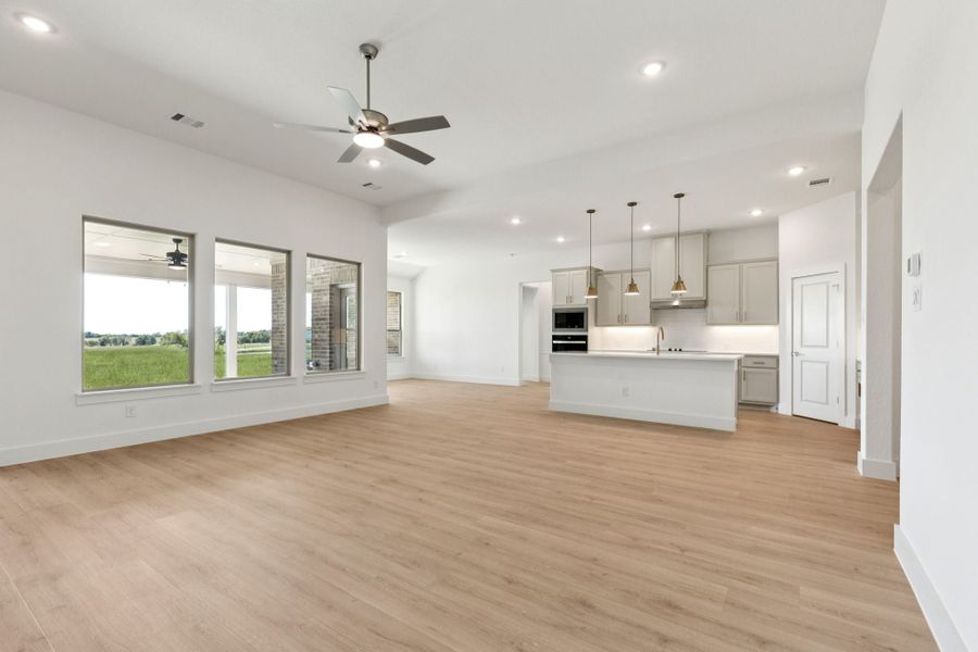Representative unfurnished interior of a home built from the Halsted by Centre Living Homes in Lakeway Estates, Waxahachie (Image 18).