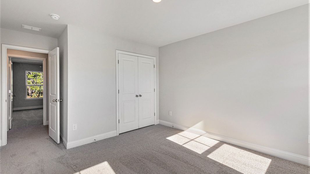 Spacious, unfurnished interior of a new home in Belle Park, North Myrtle Beach (Image 19).