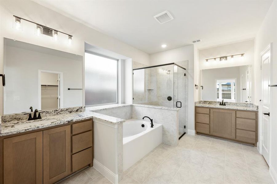 Furnished interior view inside a new home in Hulen Trails Classic 50, Fort Worth (Image 9). Furnished interior view inside a new home in Hulen Trails Classic 50, Fort Worth (Image 9).