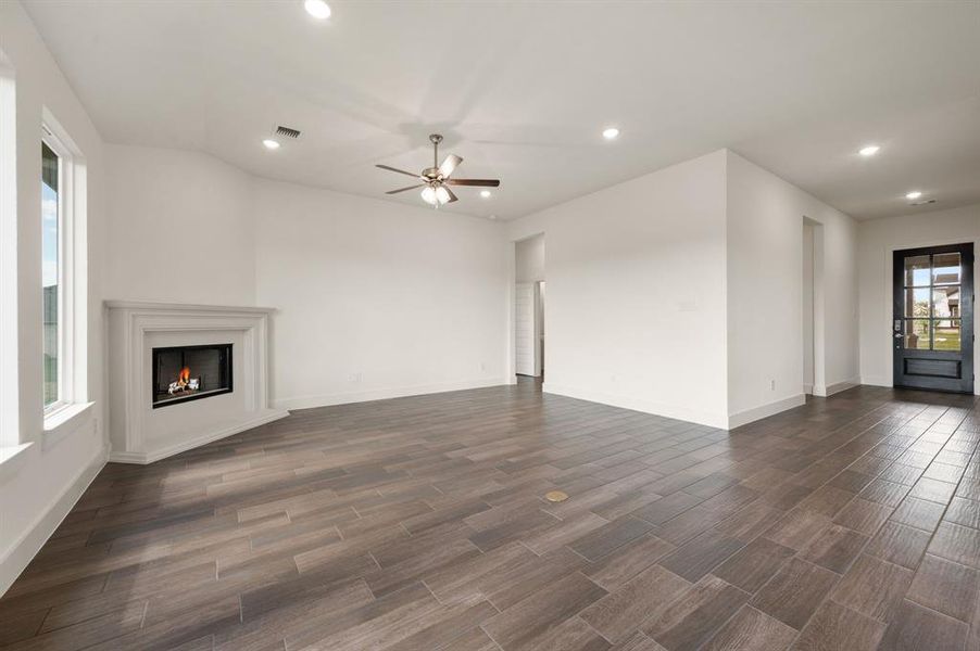 Spacious, unfurnished interior of a new home in Saddleback Estates, Boyd (Image 14).