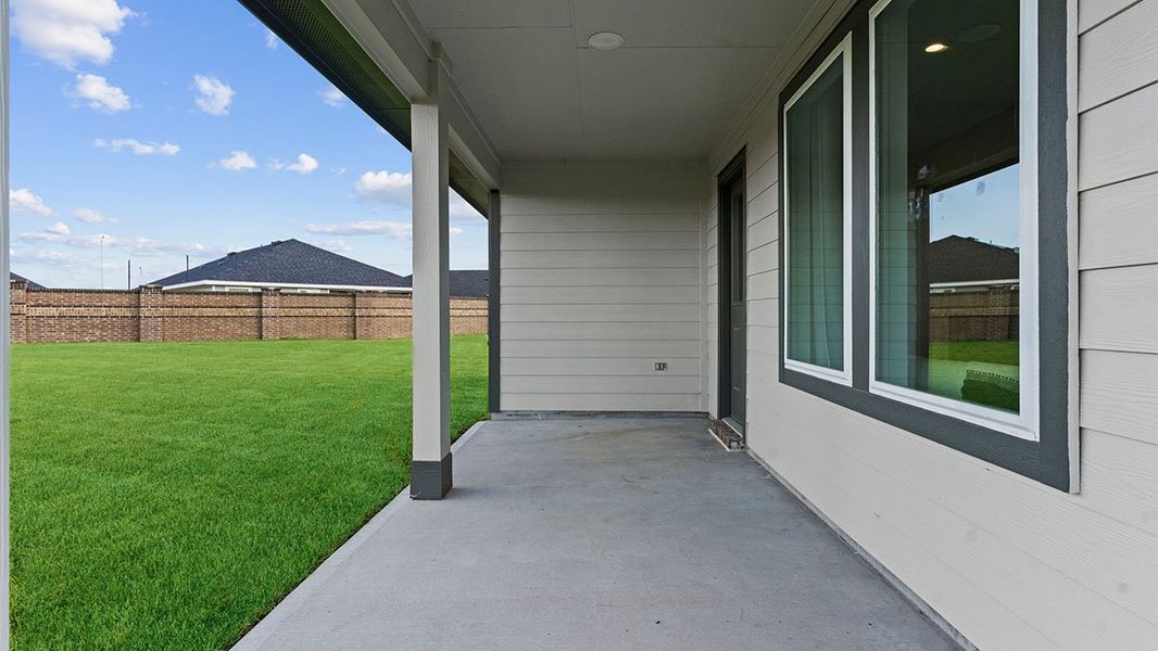 Exterior details and patio area of a home in Tamarron, Fulshear (Image 2).