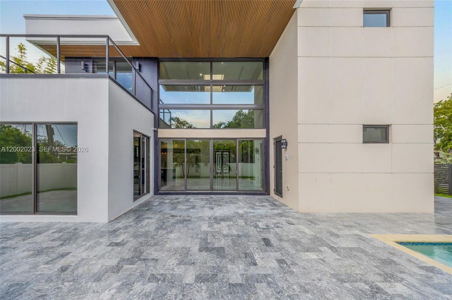 Exterior details and patio area of a home in , Fort Lauderdale (Image 27).