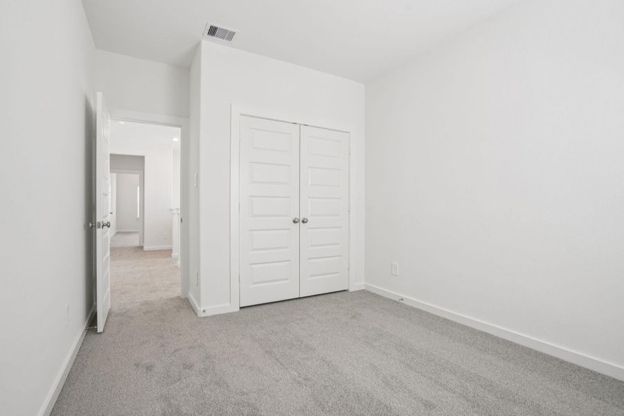 Spacious, unfurnished interior of a new home in Kemah Crossing - City Series, Kemah (Image 36).