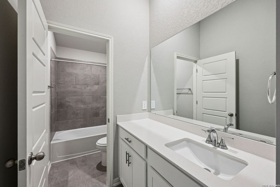 Furnished interior view inside a new home in Fox Falls, Boerne (Image 20).