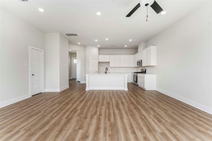 Image 21 of a home in Cay Landing. Image 21 of a home in Cay Landing.