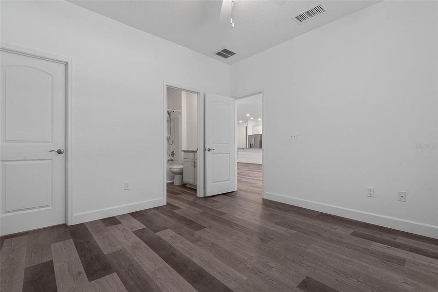 Spacious, unfurnished interior of a new home in , Palm Coast (Image 23).