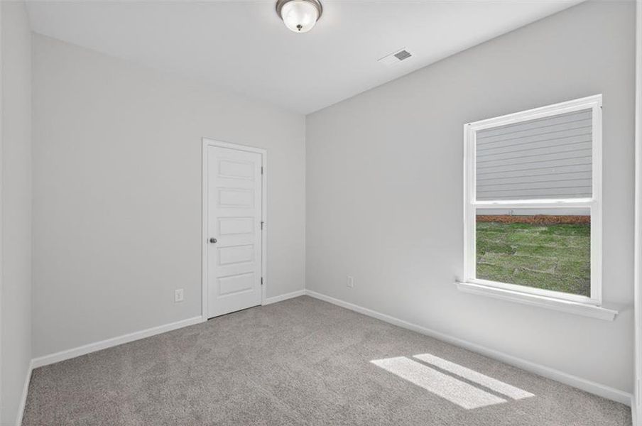 Spacious, unfurnished interior of a new home in Summerfield Place, Carrollton (Image 12).