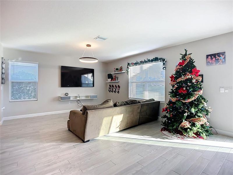 Furnished interior view inside a new home in Star Farms at Lakewood Ranch, Bradenton (Image 20).