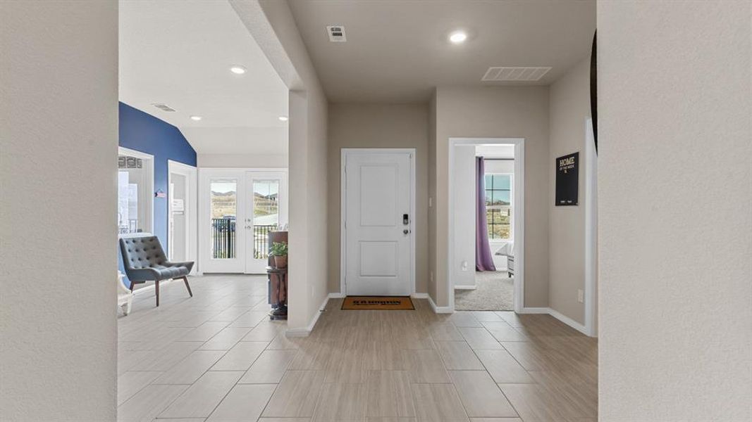 Spacious, unfurnished interior of a new home in Townes Landing, Fort Worth (Image 20).