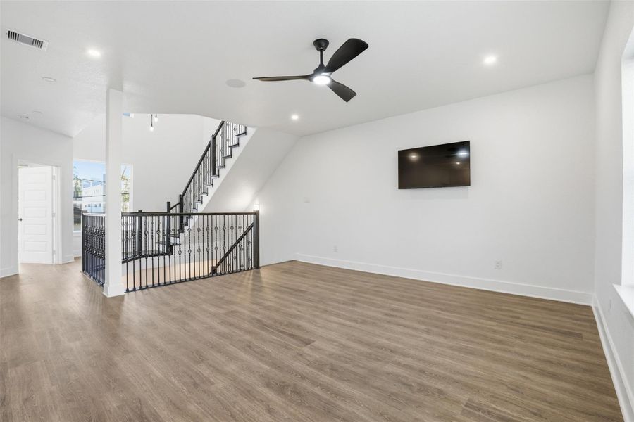 Spacious, unfurnished interior of a new home in , Houston (Image 28).