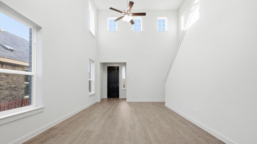 Furnished interior view inside a new home in Walden Pond, Forney (Image 13). Furnished interior view inside a new home in Walden Pond, Forney (Image 13).