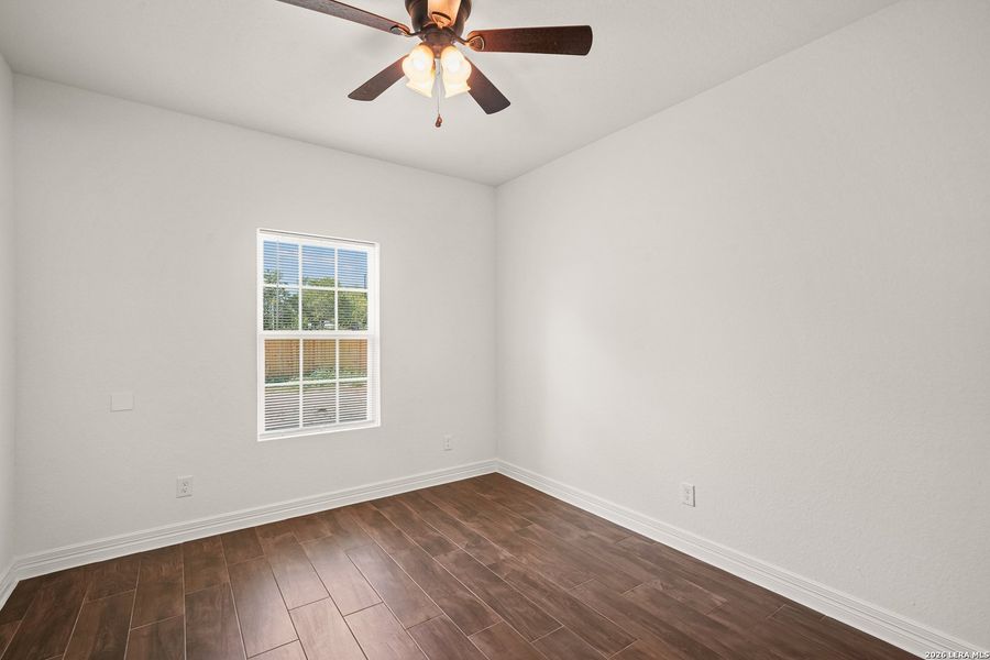 Spacious, unfurnished interior of a new home in , San Antonio (Image 27).