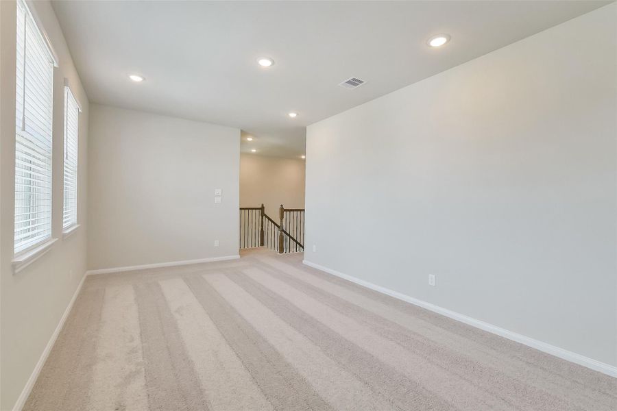 Spacious, unfurnished interior of a new home in Stone Creek Ranch, Hockley (Image 28).