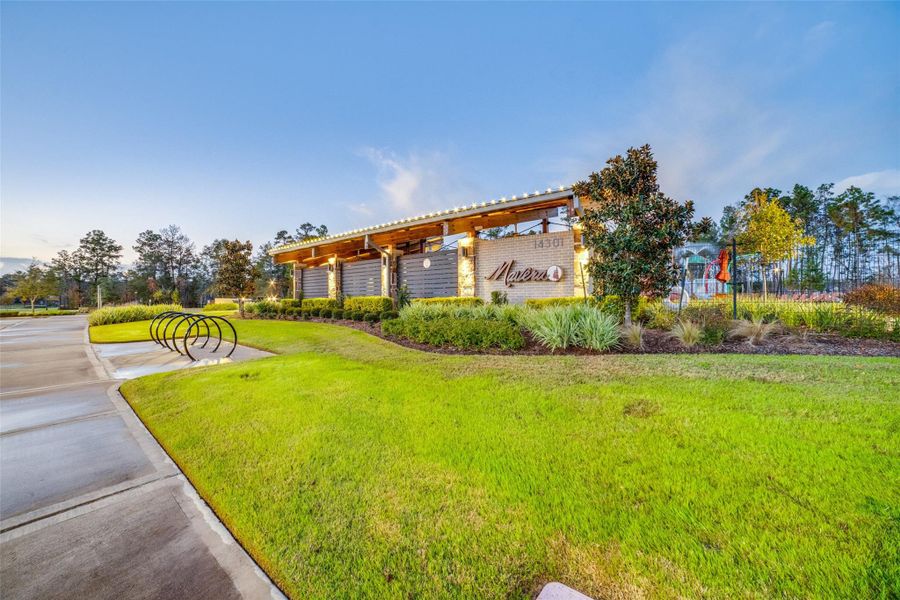 Community amenities in Mavera, Conroe (Image 18).