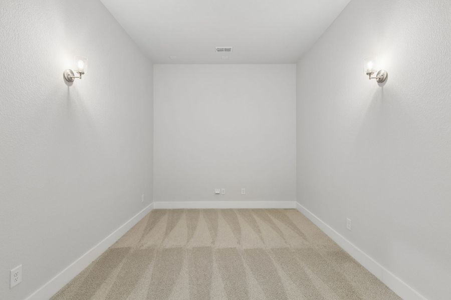 Spacious, unfurnished interior of a new home in Painted Tree Lakeside, McKinney (Image 29).