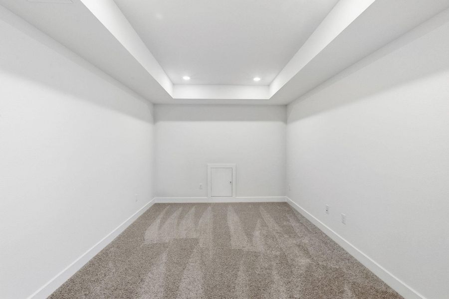 Spacious, unfurnished interior of a new home in The Colony, Bastrop (Image 25).