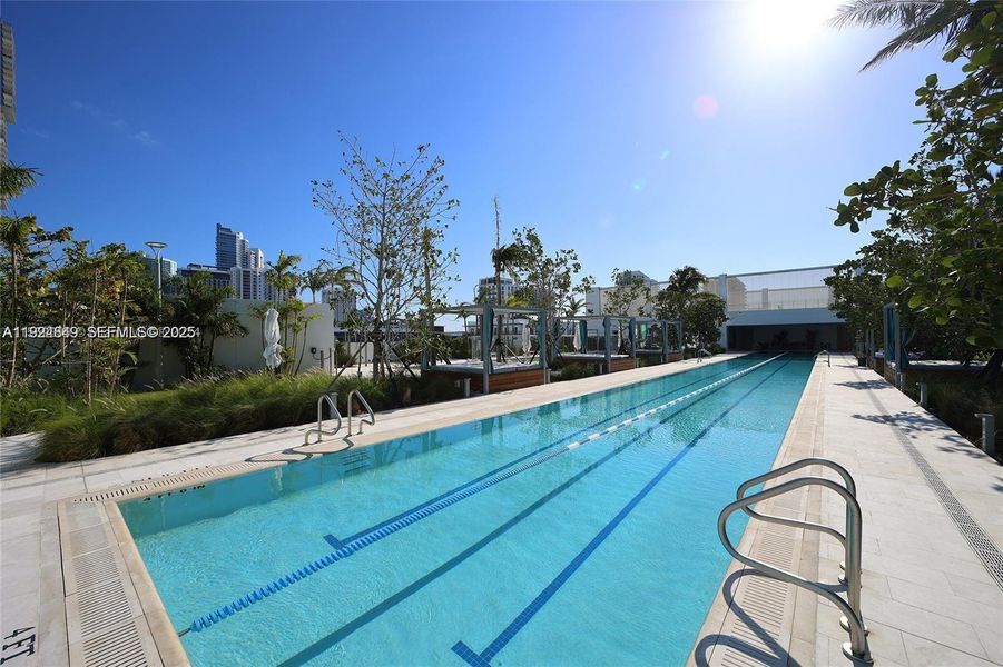 Community amenities in Missoni Baia, Miami (Image 26).