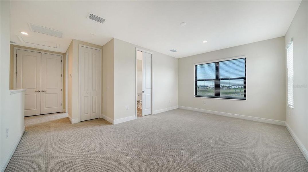 Spacious, unfurnished interior of a new home in Palm Grove, Lakewood Ranch (Image 17).