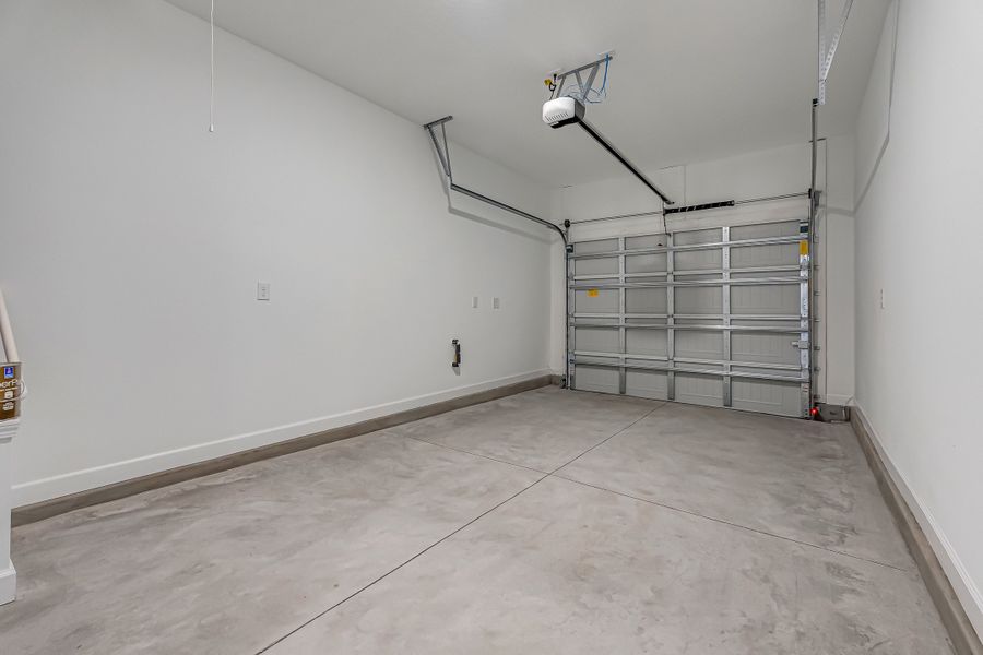 Spacious, unfurnished interior of a new home in Live Oak Cottages, Freeport (Image 45). Spacious, unfurnished interior of a new home in Live Oak Cottages, Freeport (Image 45).