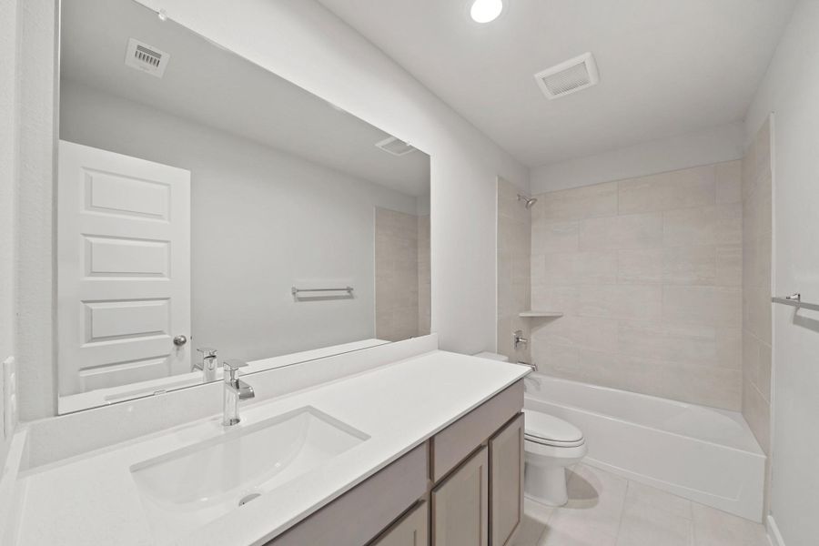 Furnished interior view inside a new home in Briarwood Crossing, Rosenberg (Image 4). Furnished interior view inside a new home in Briarwood Crossing, Rosenberg (Image 4).