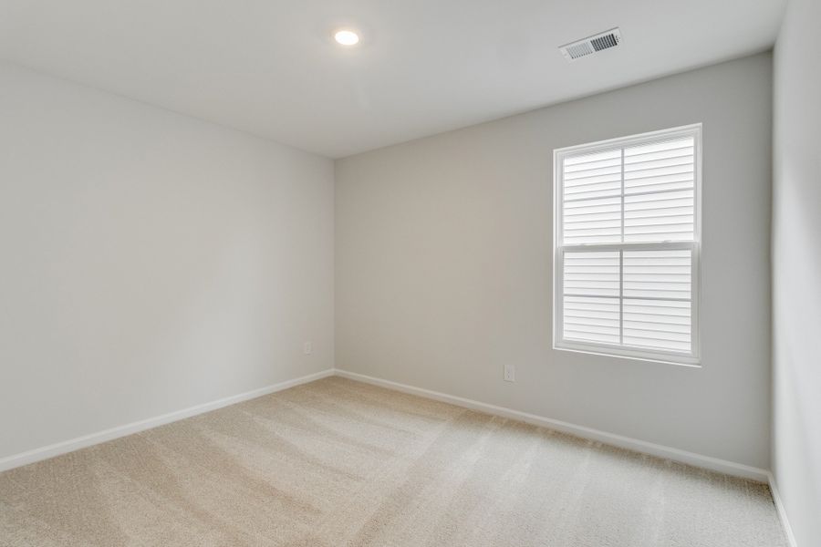 Spacious, unfurnished interior of a new home in Ellington, Elgin (Image 36).