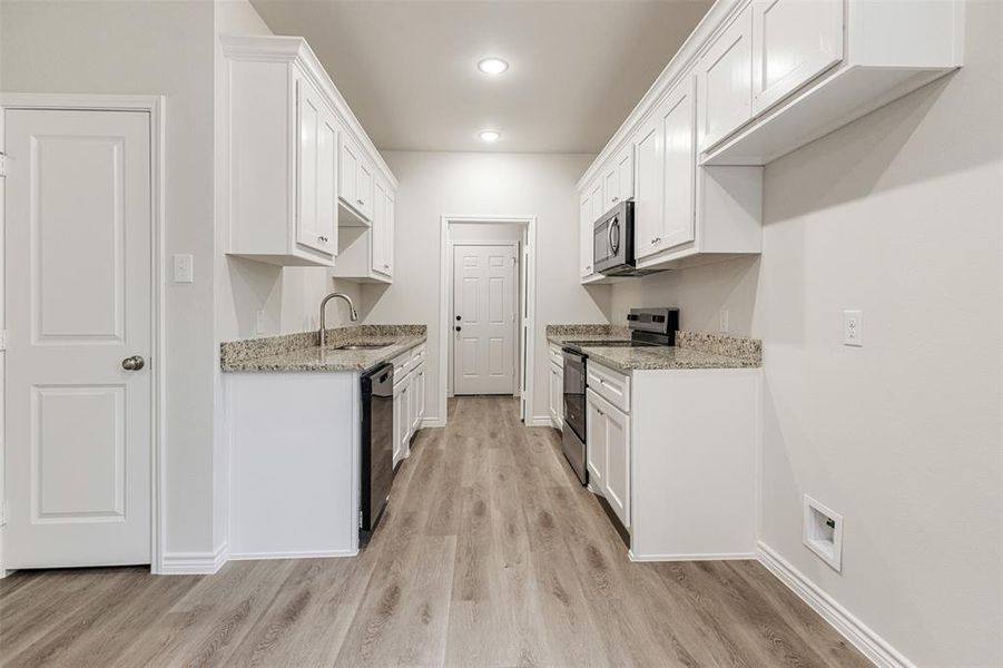 Furnished interior view inside a new home in , Mabank (Image 15).