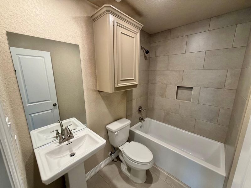 Furnished interior view inside a new home in , Angleton (Image 10).