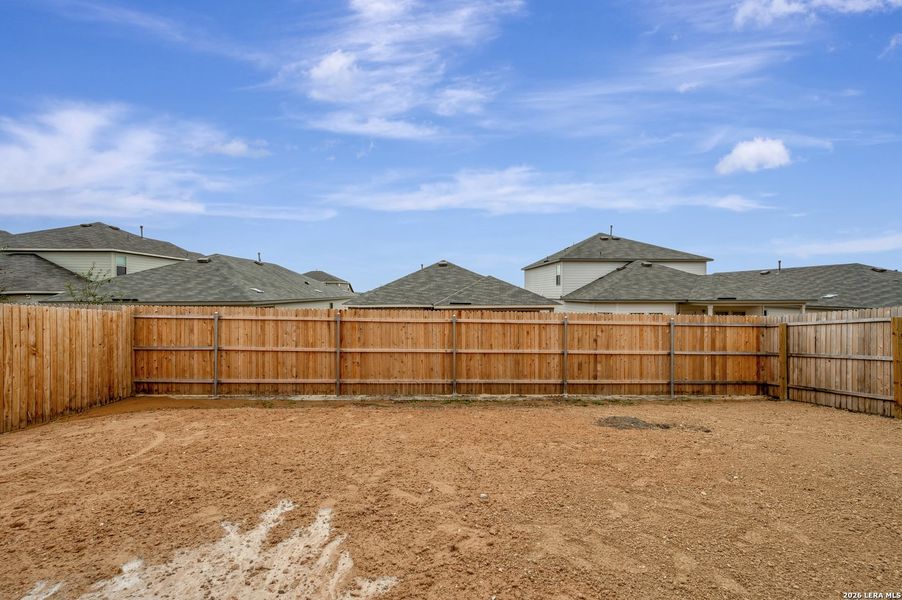 Exterior details and patio area of a home in Hunters Ranch, San Antonio (Image 3).