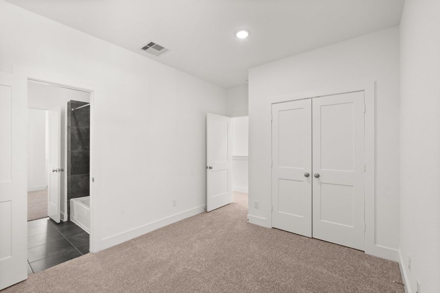 Spacious, unfurnished interior of a new home in Meridiana, Manvel (Image 33).