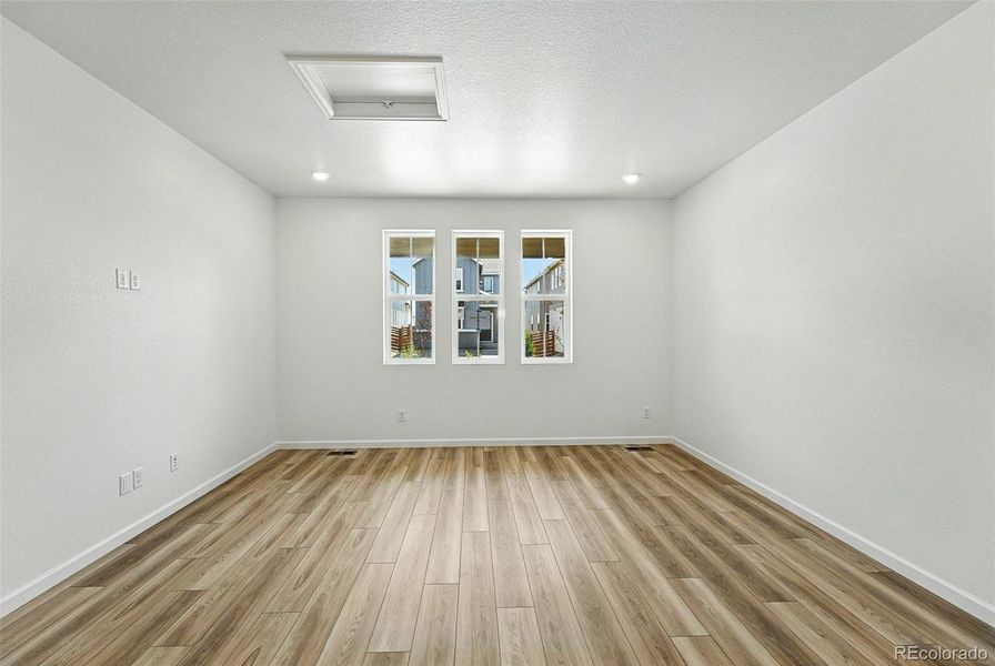 3324 N Catawba ~ Ready Now