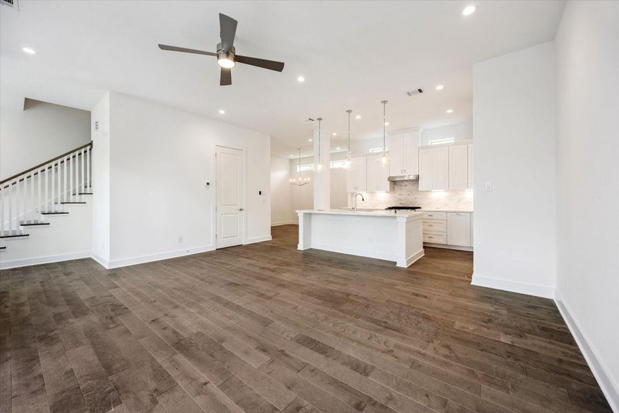 Second Floor is All OPEN * 10 Foot Ceilings. Second Floor is All OPEN * 10 Foot Ceilings.