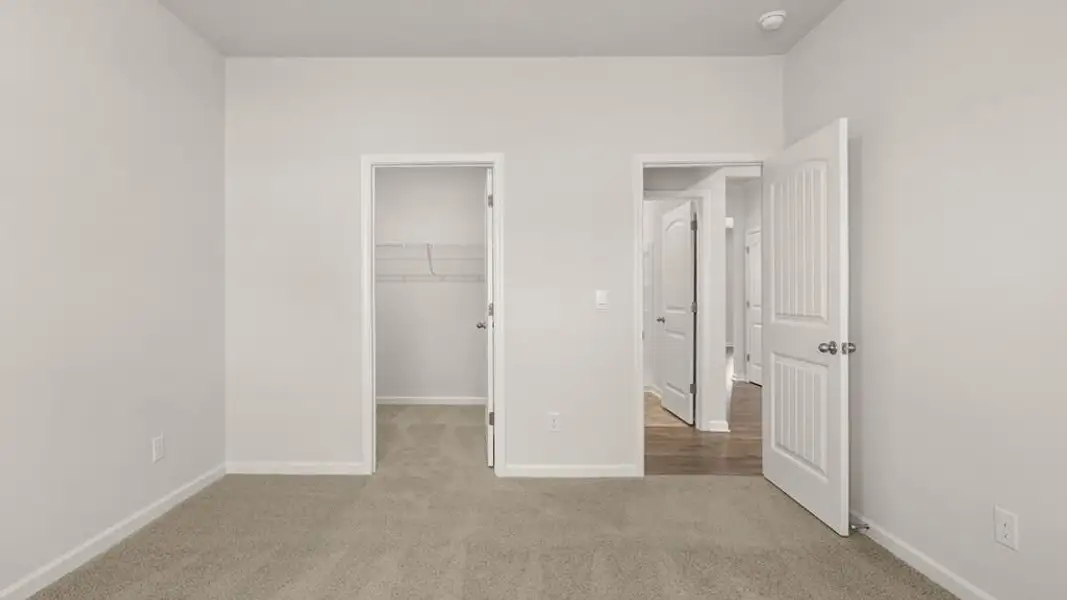 Spacious, unfurnished interior of a new home in Thompson Ridge, Dallas (Image 24). Spacious, unfurnished interior of a new home in Thompson Ridge, Dallas (Image 24).