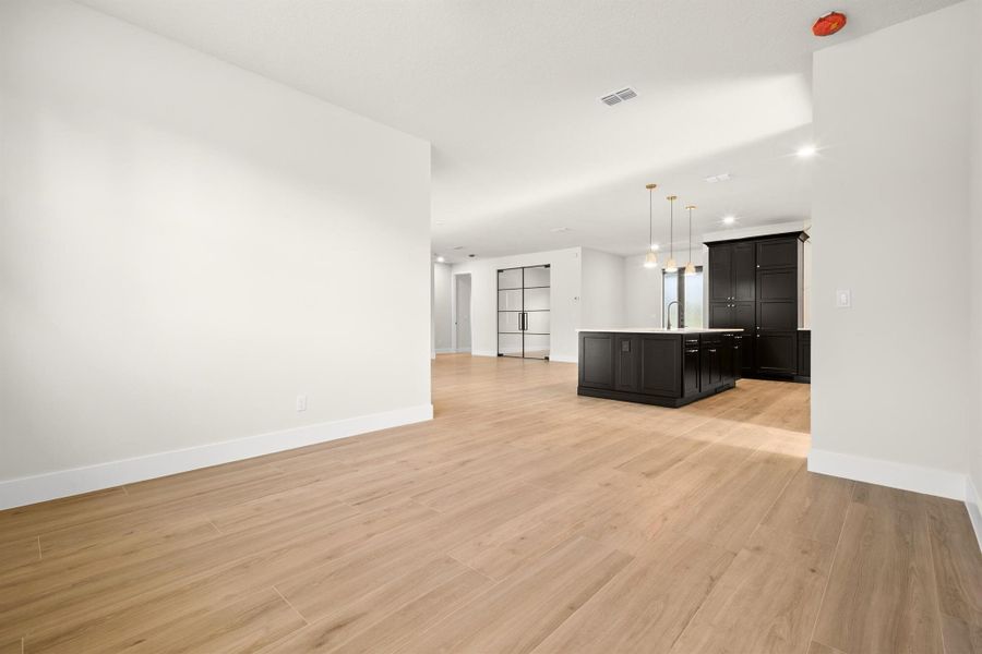 Spacious, unfurnished interior of a new home in , Port St. Lucie (Image 37).