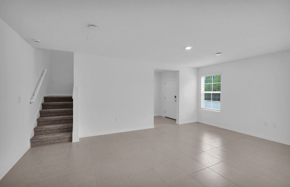 Spacious, unfurnished interior of a new home in Normandy Pines, Jacksonville (Image 13).