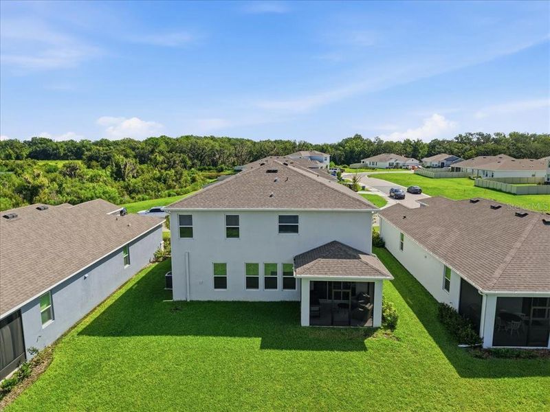 Exterior details and patio area of a home in Coddington, Bradenton (Image 25).