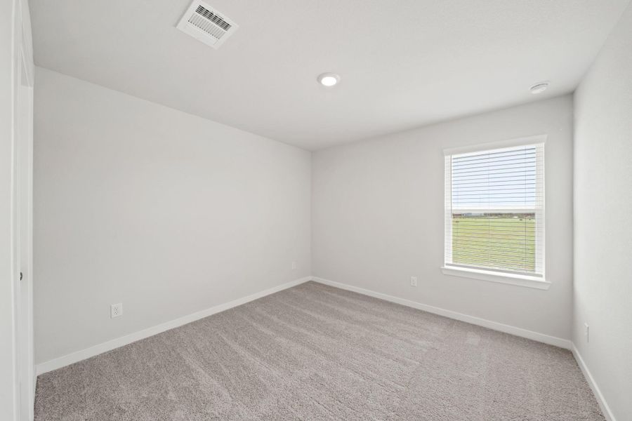 Spacious, unfurnished interior of a new home in Russell Ranch, Bay City (Image 14).