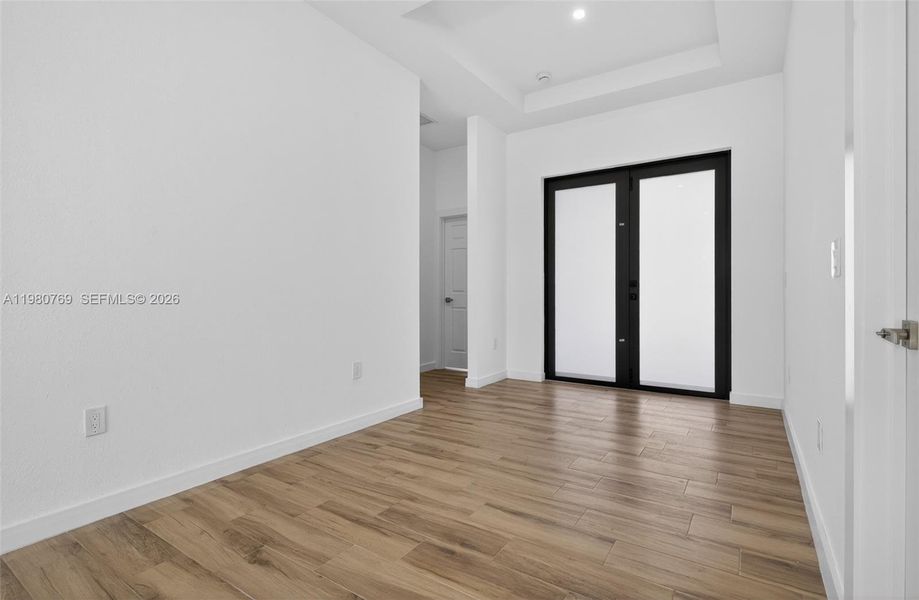 Spacious, unfurnished interior of a new home in , Fort Lauderdale (Image 19).
