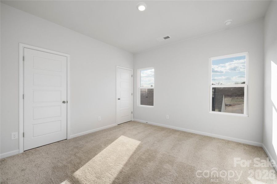 Spacious, unfurnished interior of a new home in Edgewood Preserve, Huntersville (Image 21). Spacious, unfurnished interior of a new home in Edgewood Preserve, Huntersville (Image 21).