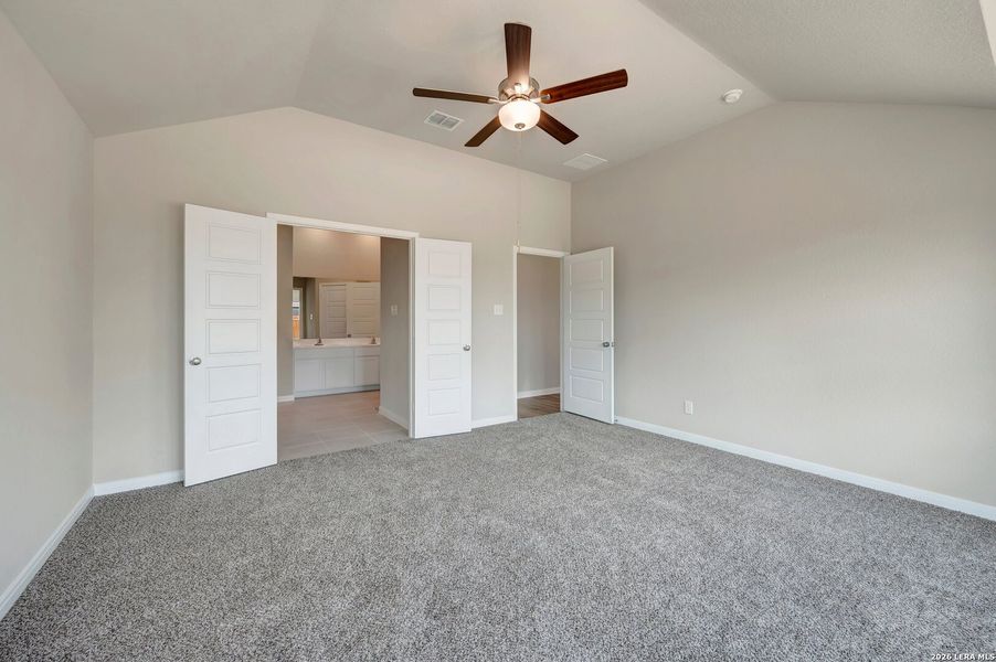 Spacious, unfurnished interior of a new home in Hickory Ridge Estates, Elmendorf (Image 39).