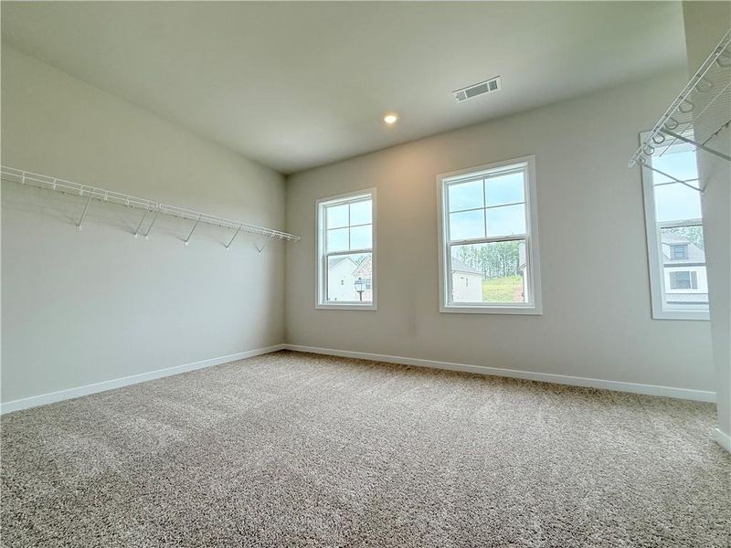 Spacious, unfurnished interior of a new home in Ponderosa Farms Reserve, Gainesville (Image 45). Spacious, unfurnished interior of a new home in Ponderosa Farms Reserve, Gainesville (Image 45).